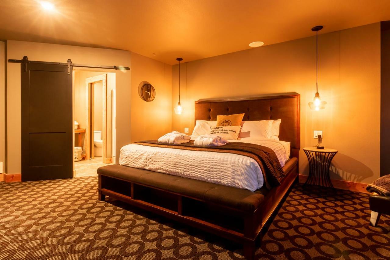 At The Helm Hotel Ilwaco Zimmer foto